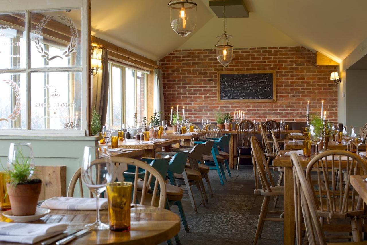The Welldiggers Arms Petworth Exterior foto